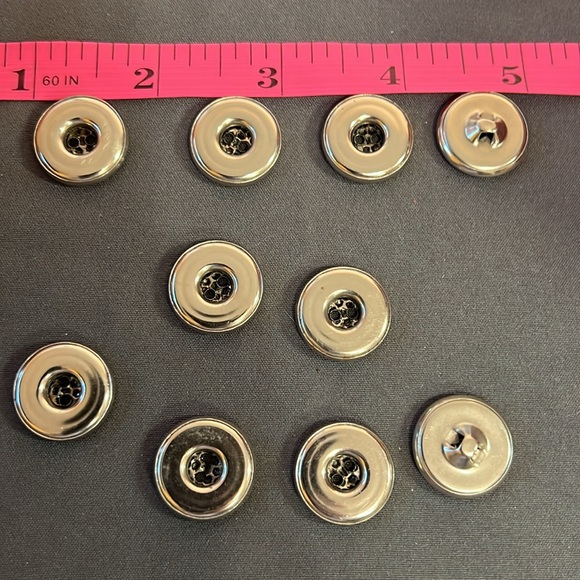 10 Vintage metal buttons two types - Picture 3 of 5